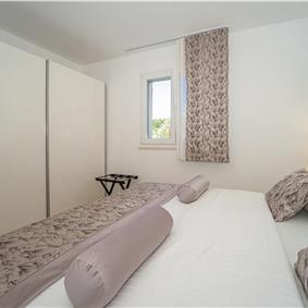 6 Bedroom Beachfront Villa with Heated Pool near Vela Luka on Korcula Island, Sleep 12